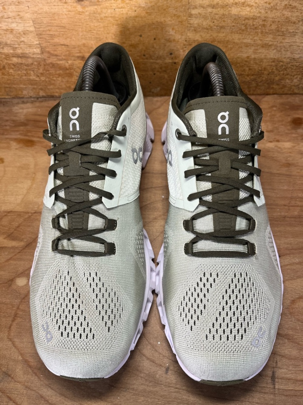 On Cloud X REFLECTIVE CUSHIONED Mens Size 9 Running Shoes Sneakers Light Green - Picture 3 of 12